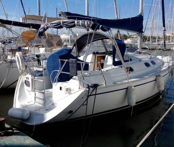 Un des bateaux à louer avec Vents Favorables à Sète (34)